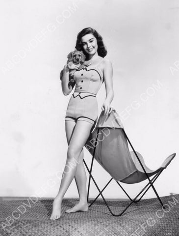 gorgeous Elaine Stewart and her cute little dog 8b20-14945