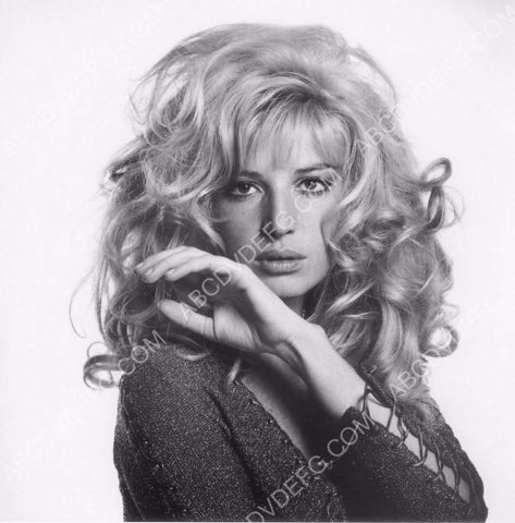 beautiful Monica Vitti portrait 8b20-14973