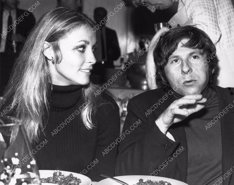 Roman Polanski Sharon Tate out to dinner somewhere 8b20-1497