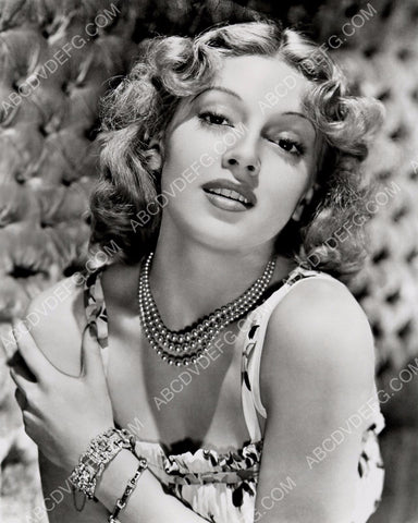 does Lana Turner look hot in this pic or is it me 8b20-1512