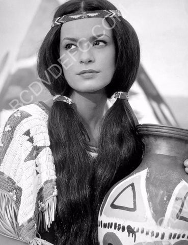 beautiful Marie Versini portrait 8b20-15189