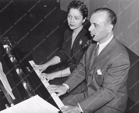 Jose Iturbi and sister Amparo Iturbi AFRS Armed Forces Radio Service 8b20-15881