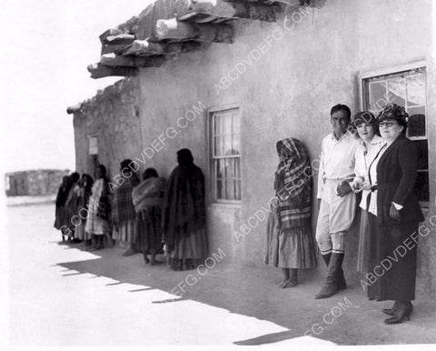 great candid Douglas Fairbanks Sr behind the scenes 8b20-15998