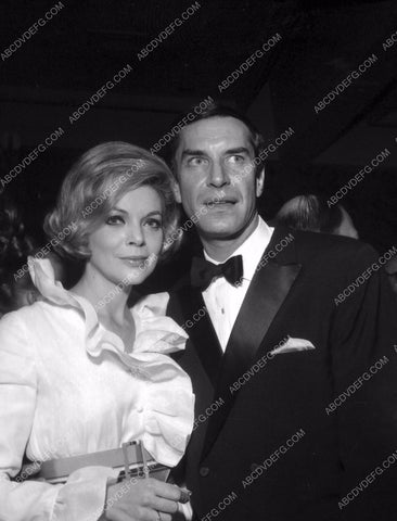 Hollywood couple Barbara Bain & Martin Landau 8b20-16205