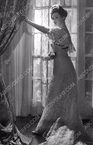 beautiful Bette Davis wardrobe shot 8b20-16228
