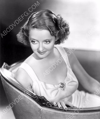 beautiful Bette Davis seated portrait 8b20-16234
