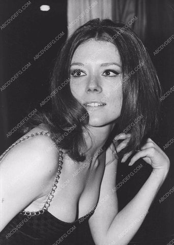 candid and gorgeous Diana Rigg 8b20-16306