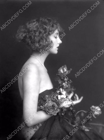 beautiful bare shoulder shot Helen Lee Worthing portrait 8b20-1655