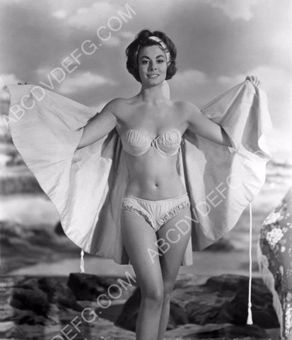 sexy Anne Heywood reveals her new bikini 8b20-16654