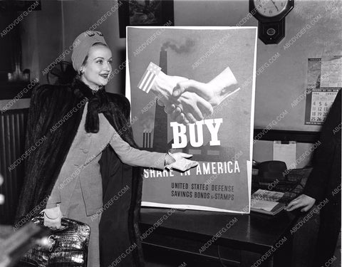 Carole Lombard does WWII PSA for savings bonds and stamps 8b20-16774