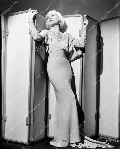 Carole Lombard modeling her new dress 8b20-16803