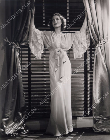 beautiful Loretta Young portrait 8b20-1684