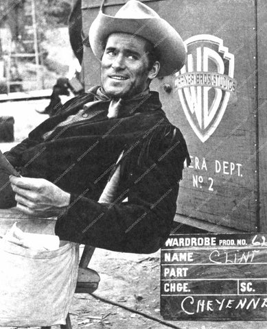 candid Clint Walker behind the scenes TV Cheyenne 8b20-16989