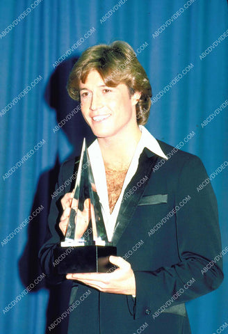 Andy Gibb gets an award 8b20-17026