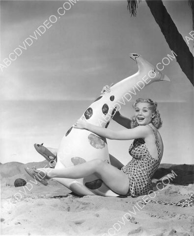 Carole Landis w an inflatable sea horse 8b20-17083