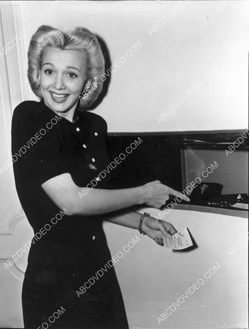 Carole Landis and some pin 8b20-17093