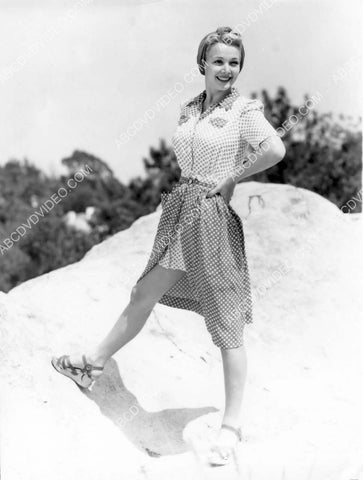 Carole Landis in the great outdoors 8b20-17103