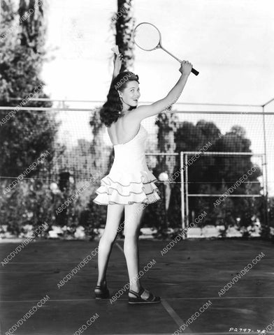 athletic Dona Drake ready for some bad minton 8b20-17263