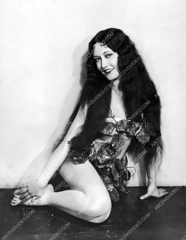 sexy Dorothy Sebastian in a leaf bikini 8b20-17350