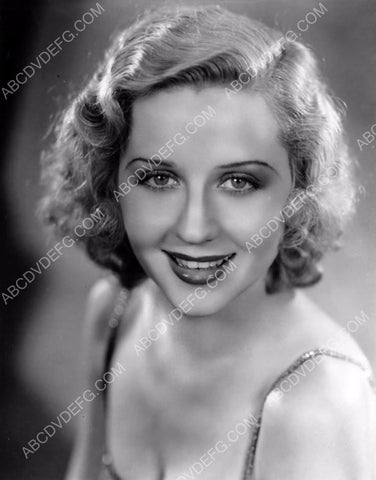 Adrienne Dore portrait 8b20-1735