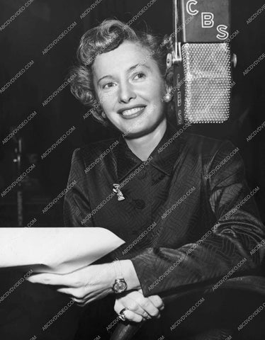 Barbara Stanwyck does CBS radio broadcast 8b20-17447