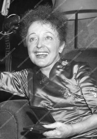 candid Edith Piaf 8b20-17755