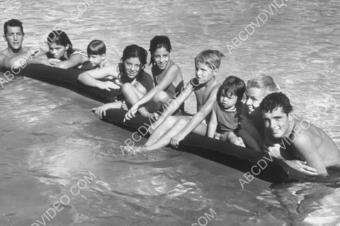 Dean Martin and the kids in the swimming pool 8b20-17775