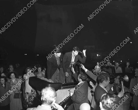 Dean Martin & Jerry Lewis live event in Gloria Swanson's Sunset Boulevard automobile 8b20-17780