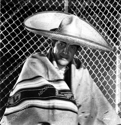 Dean Martin in a sombrero 8b20-17787