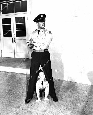 Charlton Heston and one of the kids film The Private War of Major Benson 8b20-17914