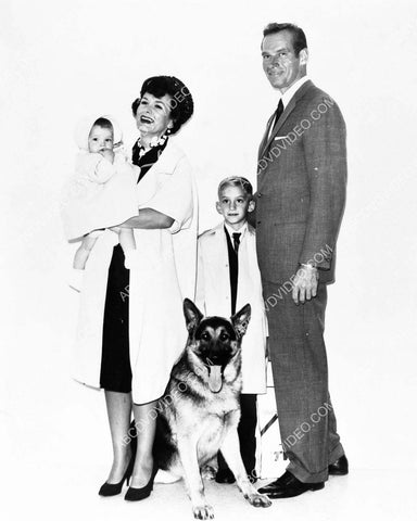 Charlton Heston w the wife and kids and dog 8b20-17925