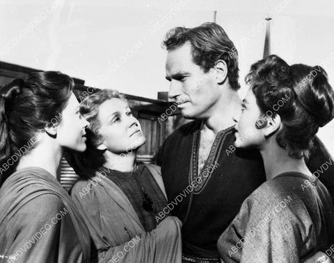 Charlton Heston w the girls film Ben-Hur 8b20-17928
