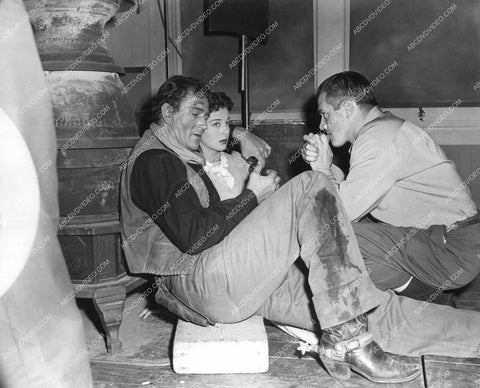 John Wayne Gail Russell on set w director James Edward Grant film Angel and the Badman 8b20-18376