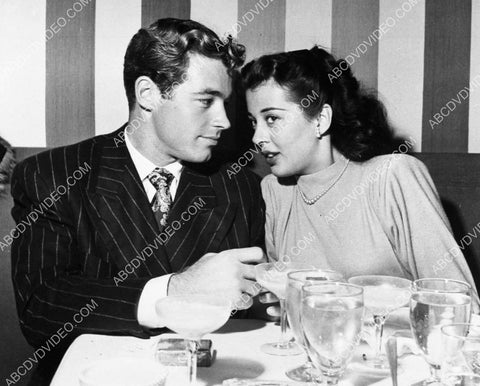 candid Gail Russell and Guy Madison out to dinner 8b20-18387