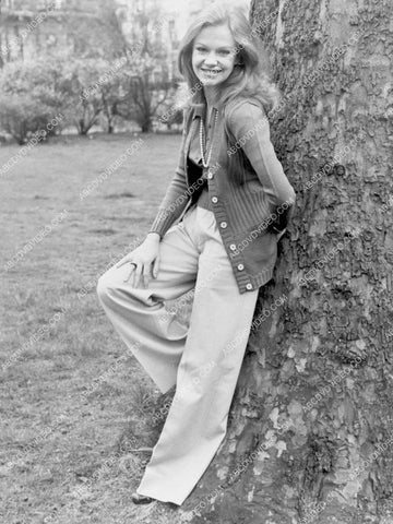 Hayley Mills outdoors portrait 8b20-18447