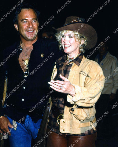 candid James Stacy Connie Stevens 8b20-18498