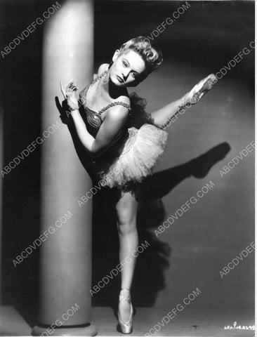 Alexis Smith beautiful in ballerina outfit 8b20-1863