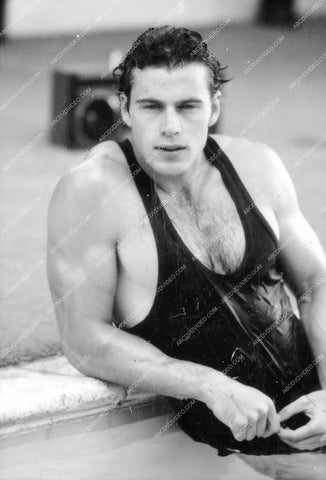 handsome Jon-Erik Hexum in the swimming pool 8b20-18659