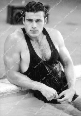 handsome Jon-Erik Hexum in the swimming pool 8b20-18663