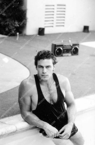 handsome Jon-Erik Hexum in the swimming pool 8b20-18677