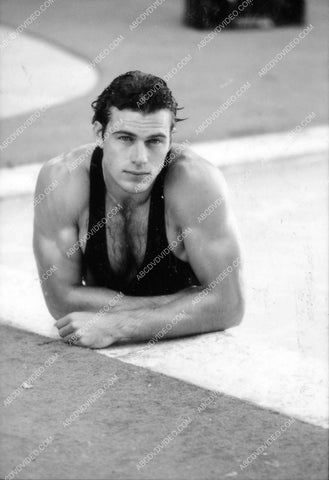 handsome Jon-Erik Hexum in the swimming pool 8b20-18680