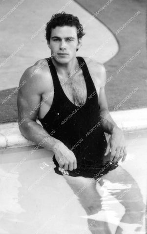 handsome Jon-Erik Hexum in the swimming pool 8b20-18682