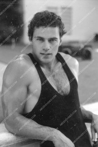 handsome Jon-Erik Hexum in the swimming pool 8b20-18686