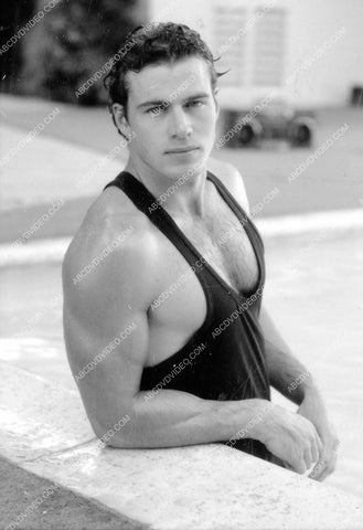 handsome Jon-Erik Hexum in the swimming pool 8b20-18689