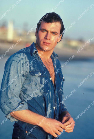 Jon-Erik Hexum all wet at the beach 8b20-18693