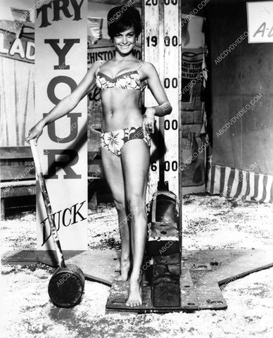 sexy Patti Chandler w the mallet at the carnival 8b20-18832
