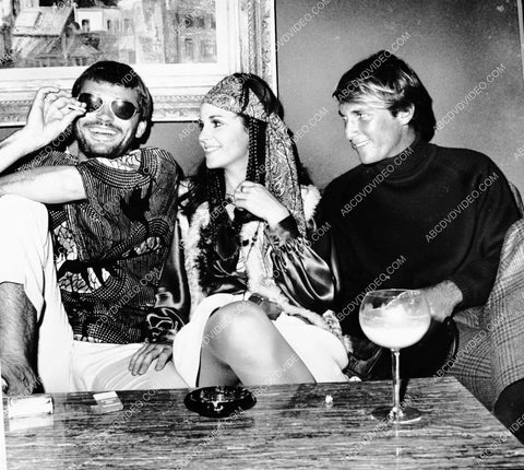 candid Peter Duel at party w friends 8b20-18861