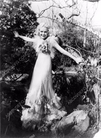 Alice Faye neat outdoors pic 8b20-1897