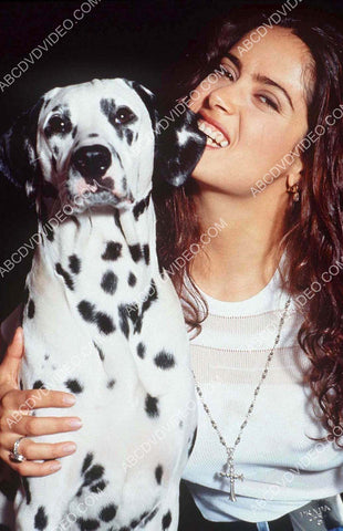 Salma Hayek posing with her dog 8b20-19005