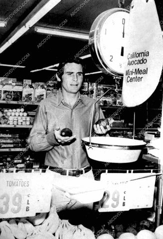 James Brolin picking out some avocados at the grocery store 8b20-19116